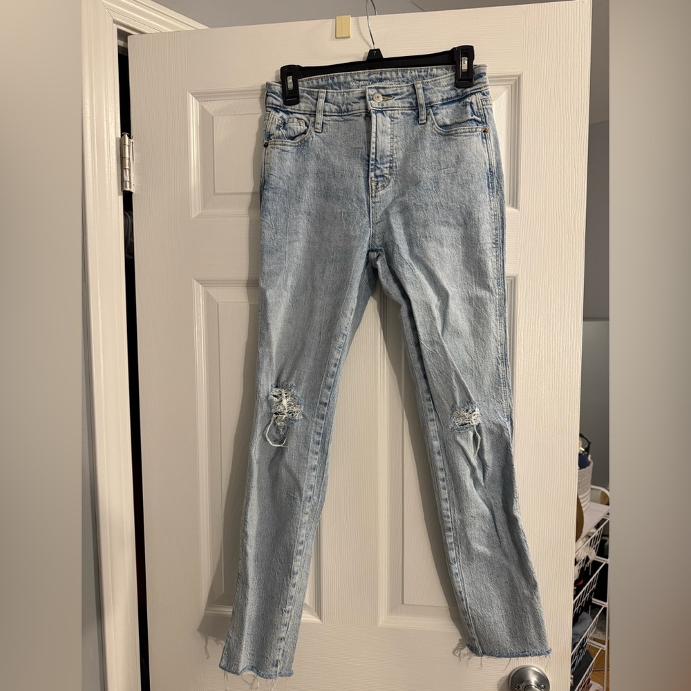 Old Navy Light Blue Distressed Skinny Jeans
